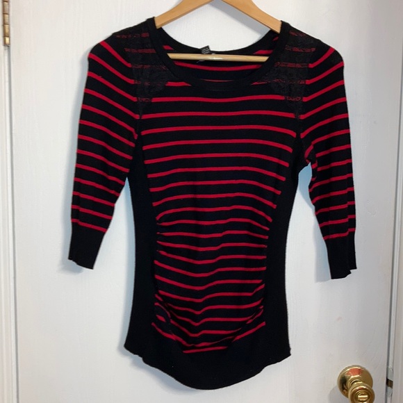 Red & Black striped sweater with rouched sides. - Picture 1 of 4